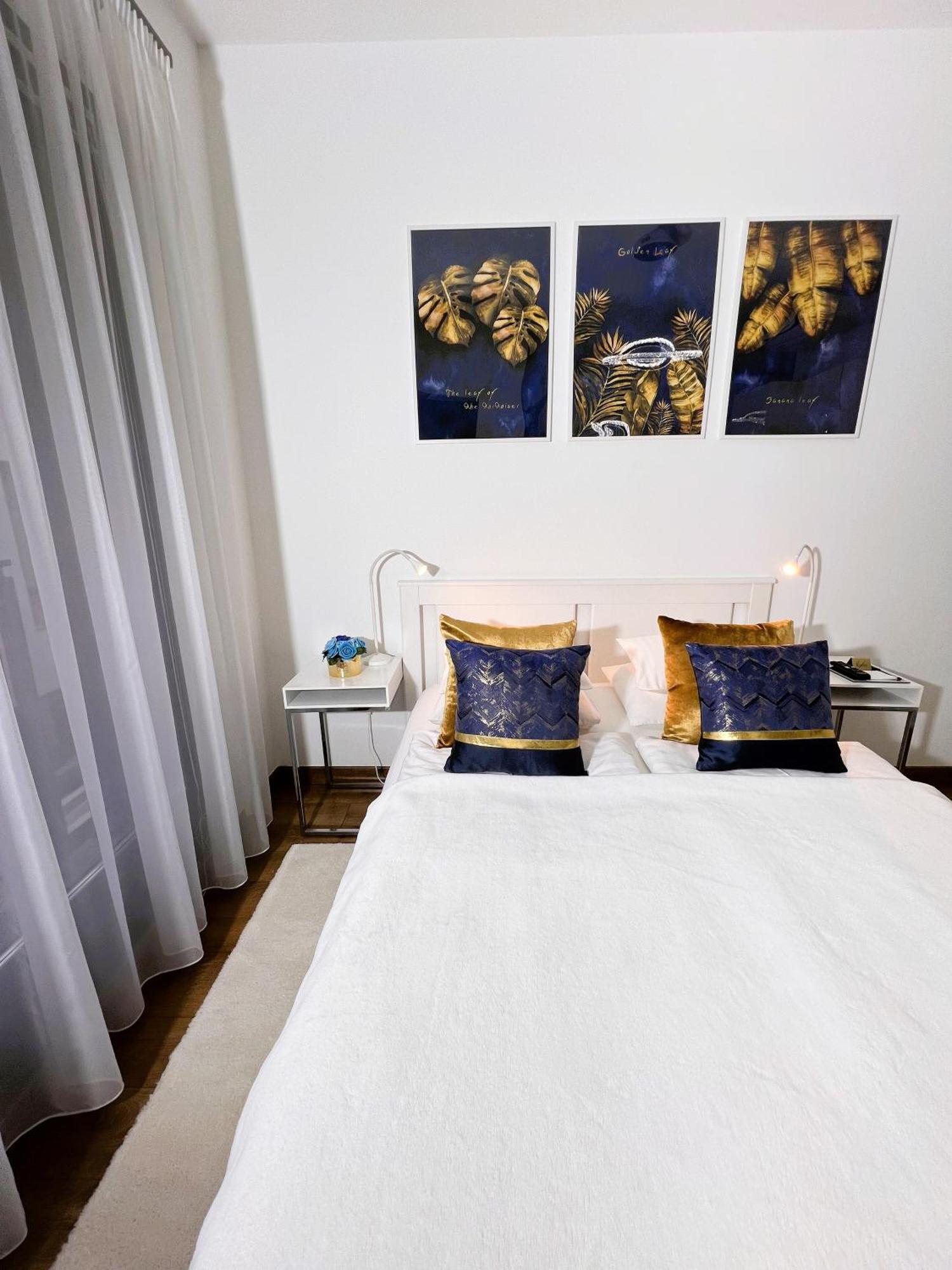 Luxe Central Studio With Pool, Parking & Ac Budapest Kültér fotó